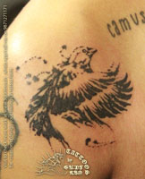 black ird tattoo ,bird tattoo, 3d tattoos, guptram , tattoo shop in delhi,best attoo artist in delhi,tattoo stidio in delhi, small tattoos, creative tattoos,tattoo artist in defence colony , tattoo artist in  manali